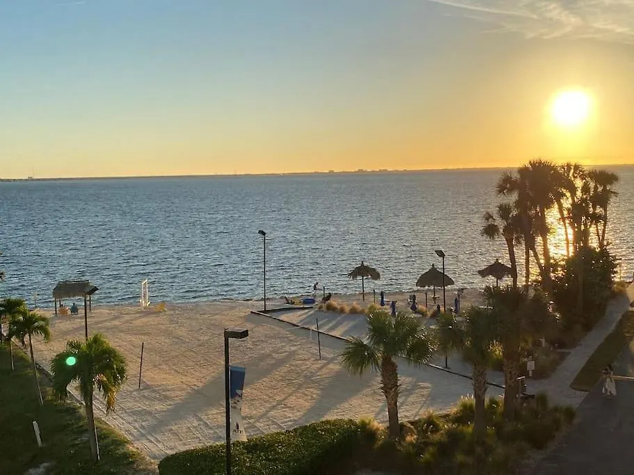 409-Waterfront View, Wifi, Pool, Close To Bucs Stadium タンパ アパート